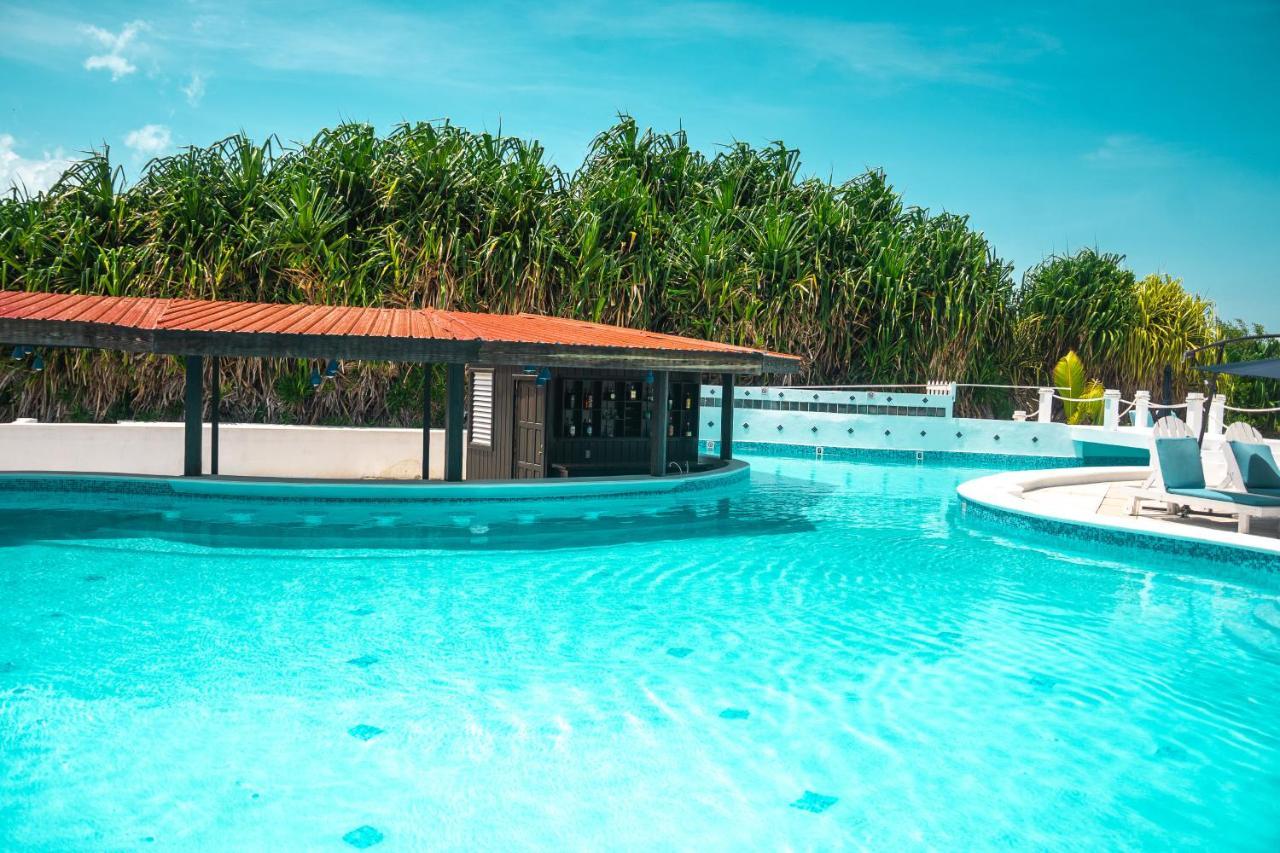 Best Western Grand Baymen Gardens San Pedro  Esterno foto