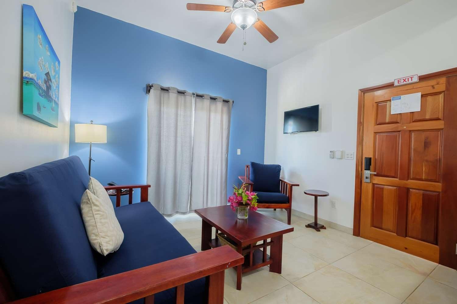 Best Western Grand Baymen Gardens San Pedro  Esterno foto